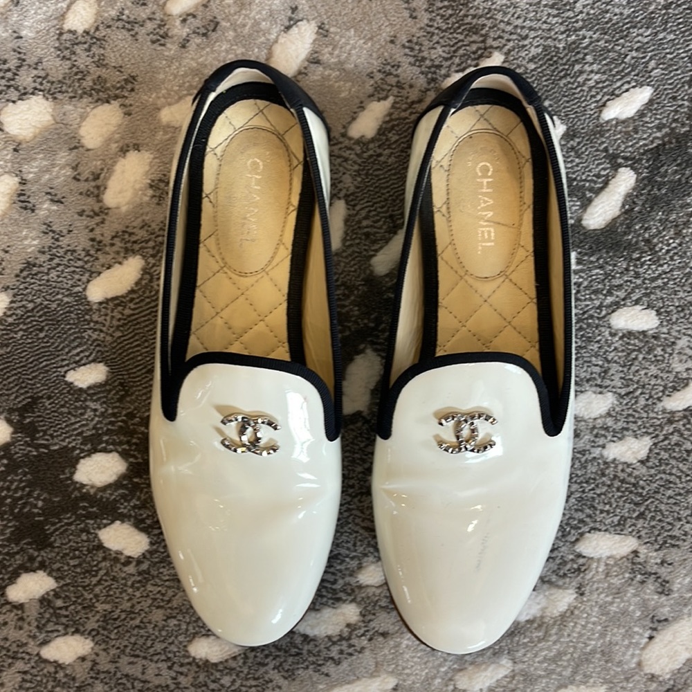 CHANEL White and Black Loafers - Picture 2 of 6